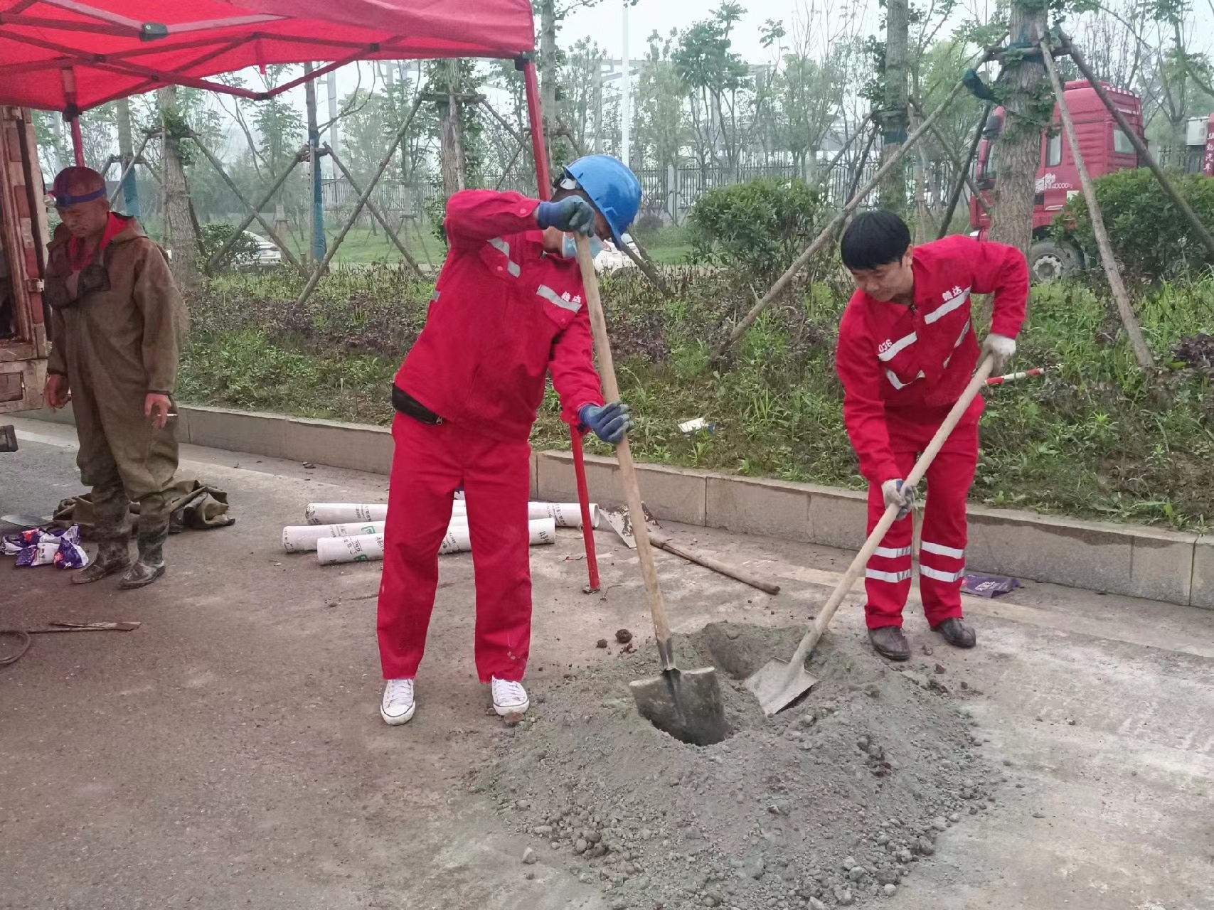 兴山管道疏通哪家好】及时进行市政管道清淤