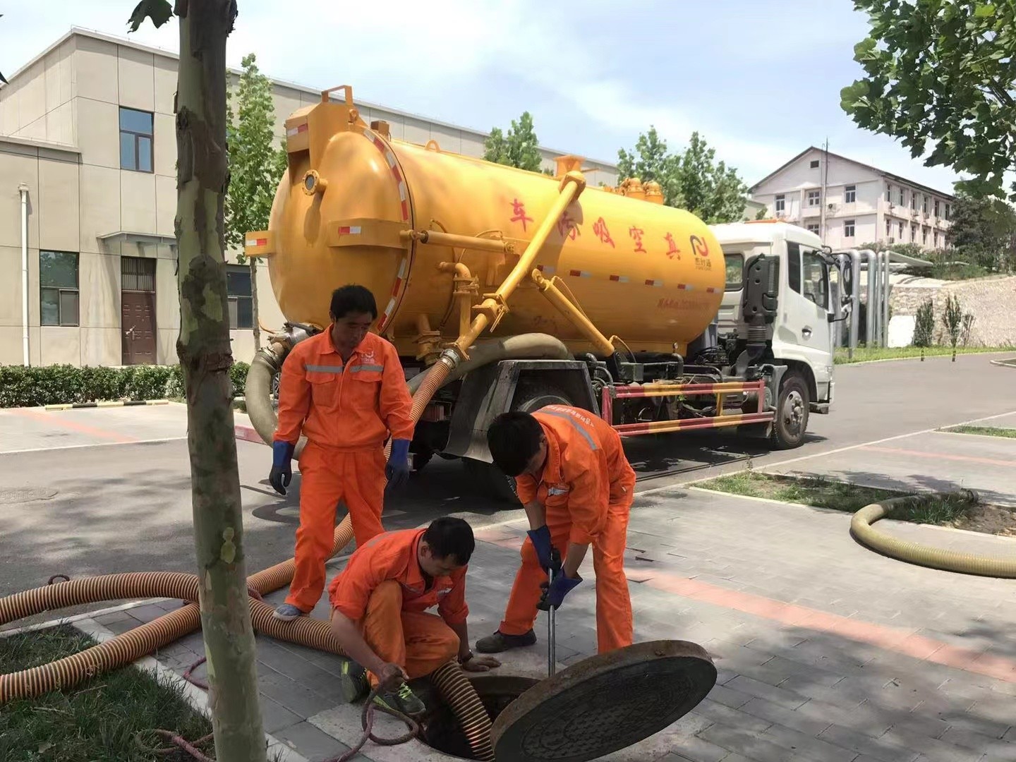 兴山化粪池清理与5-8吨吸粪车施工效率分析